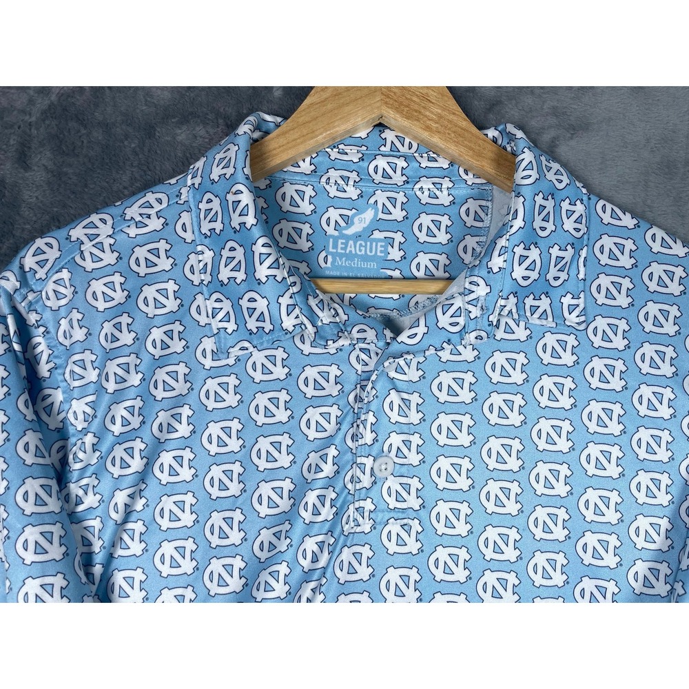 North Carolina Tarheels  Mens Medium Leage Polo Shirt Blue All Over Print Logo